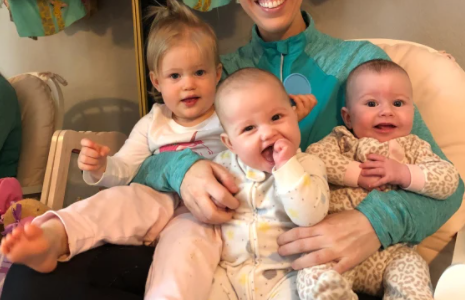 “It’s total chaos” Mum who gave birth to three babies in less than a year shares her story