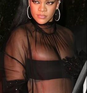 Rihanna at again, displays baby bump at Jay-Z’s Oscar party (see photos)