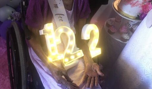 Family celebrates great grandma on her 122nd birthday (Photos)