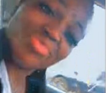 slay queen goes viral after revealing she hawks tomatoes for a living