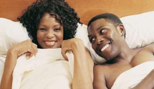 4 reasons why couples should sleep naked