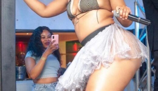 Zodwa Wabantu str!ps her dross at a nightclub (Watch)