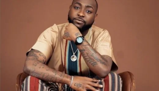 Davido wants WhatApp’s ‘Online’ status removed