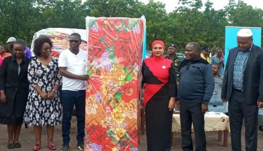 Abida Mia, others bail out Ngabu Secondary School…donate mattresses