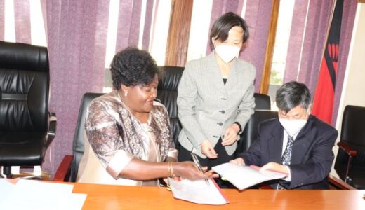 Malawi, China Sign Pact On  Construction Of Language Centre