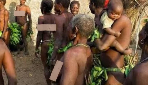 Meet A Tribe Whose Women Don’t Wear Clothes, Take A Look At What They Are Afraid Of