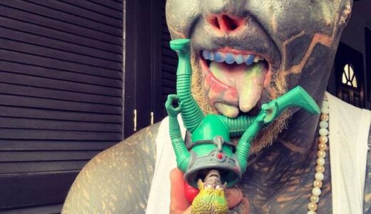 Man Who Turned Himself Into An Alien Cries For Not Getting A Job Due To His Looks