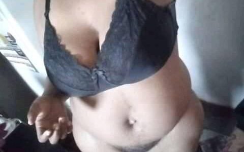 Another Malawian Woman Leaks Her Nvde Pictures Which She Sending To Her Sugar Daddy (See Photos)
