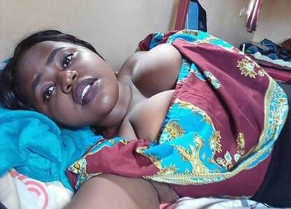 Malawian Slay Queen Leaves Her B00bs Half Covered While Taking Morning Picture To Send To Her Man (See Photos)