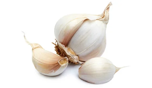 3 Benefits Of Putting Garlic Clove In Your Ear