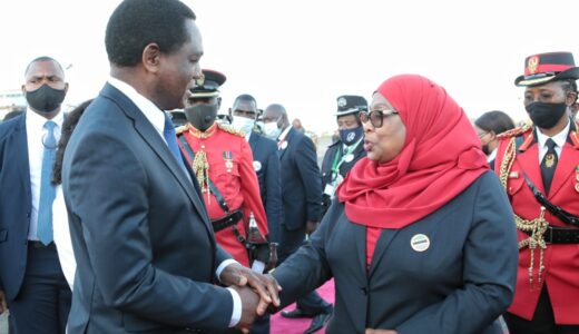 Hakainde Hichilema’s intimate handshake with Tanzania President Samia Suluhu stirs debate (see photos)