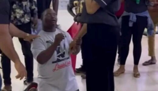 See Photos As Zambian Man Proposes To Girlfriend While At A Shopping Mall, Fans Cheer – Photos