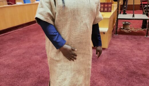 DPP MPs storm Parliament while putting on sackcloth (see photos)