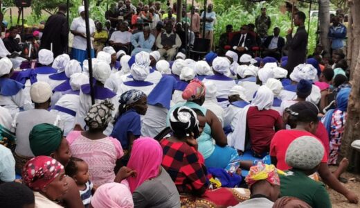 Mutharika attends funeral ceremony of chief Chisegere in Mangochi(see photos)