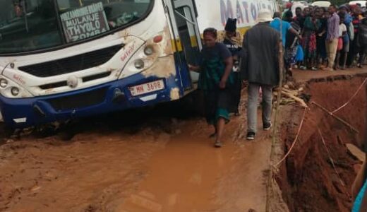 Matours Bus Gets Stuck On Damaged Mangochi-Zomba Road