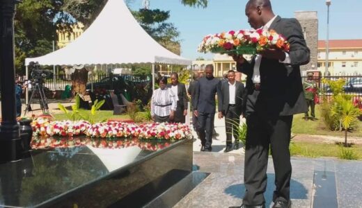 Edgar Lungu lays wreath at former Zambia President Kenneth Kaunda’s tombstone (see photos)