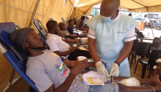 MBTS awards long time blood donors