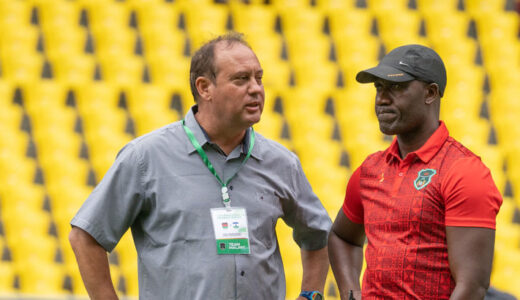 MWAMUNA NZAKO AKAVULA KUMAYAMIKIRA: Marinica Wavulira Chipewa Mabedi