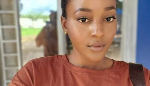 Zambian Nurse Collapses And Dies