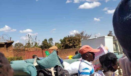 Maid caught red-handed stealing house items of her boss (watch video)