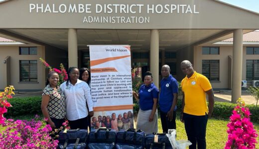 UK Christian Healthcare professionals donate community midwife bags to Phalombe Health Centres