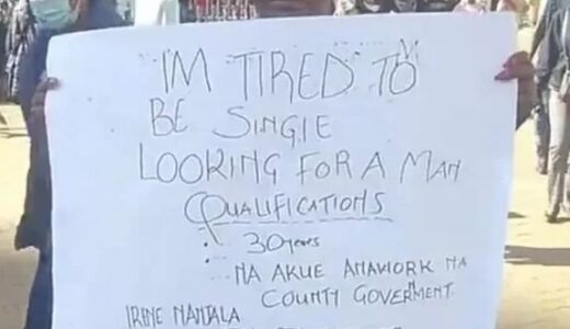 I’m Tired to Be Single, Looking For A Man – Beautiful Woman Takes Notice Board To Street To Advertise Herself (See Photos)