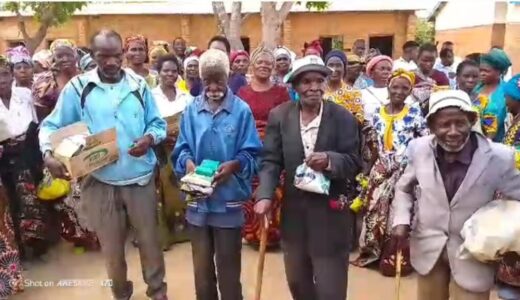 Local NGO Bethel ReachOut donate to the elderly in Kasungu