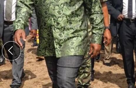 Social media mocks Chakwera ‘for over wearing shirt’