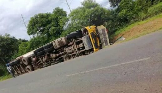 Fuel tanker overturns in Lumbadzi