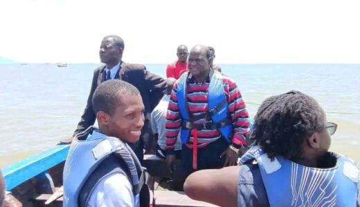Chimunthu Banda takes German Aid to Nkhotakota Islands