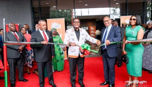 President Chakwera commends Dr. Thomson Mpinganjira for the construction of International Blantyre Cancer Centre (IBCC)