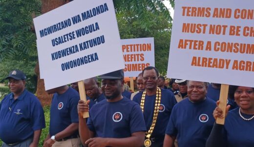 Financial institutions advised to stick to interest rates