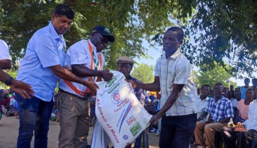 Chikwawa households get maize flour, Illovo Pledges continued support
