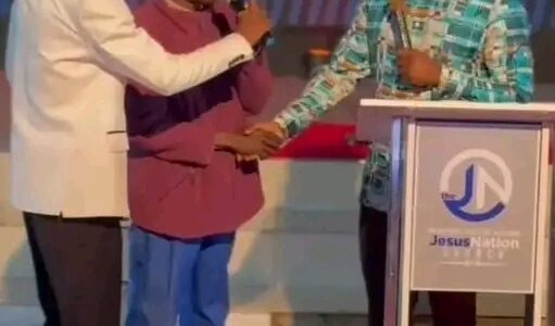 Prophet Habakkuk’s fortune attracts female admirers
