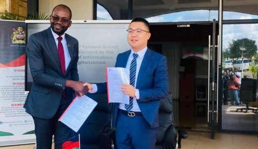 Huawei Technologies donates smart office equipment to Ministry of Information